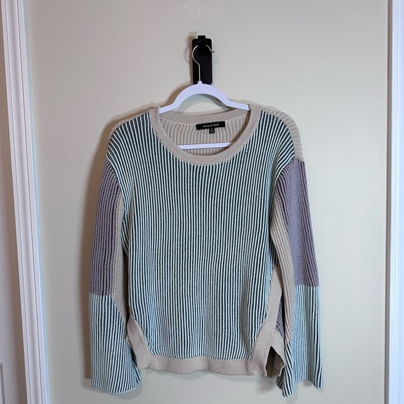 Women’s Medium strut & Bolt multi color bell sleeves sweater - Picture 2 of 4